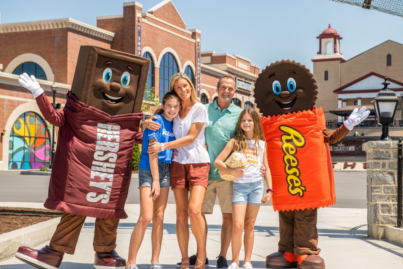 Hershey Characters with family